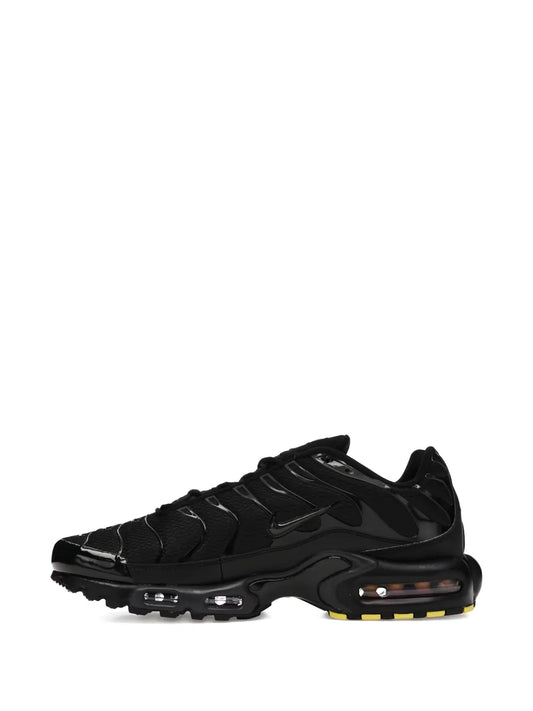 NIKE AIRMAX PLUS TRIPLE BLACK
