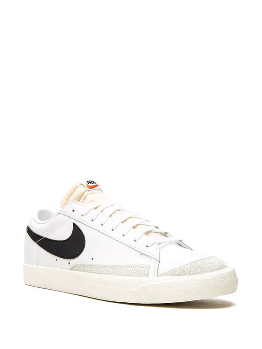 NIKEE BLAZER LOW 77 VINTAGE WHITE BLACK