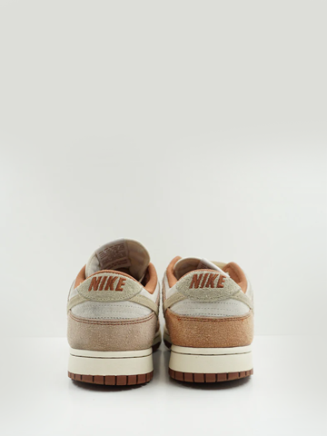 NIKE SB DUNK LOW MEDIUM CURRY