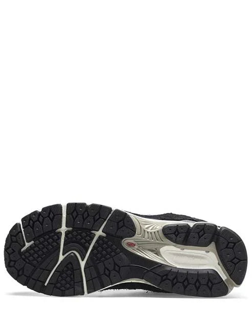 NEW BALANCE 2002R PROTECTION PACK BLACK GREY