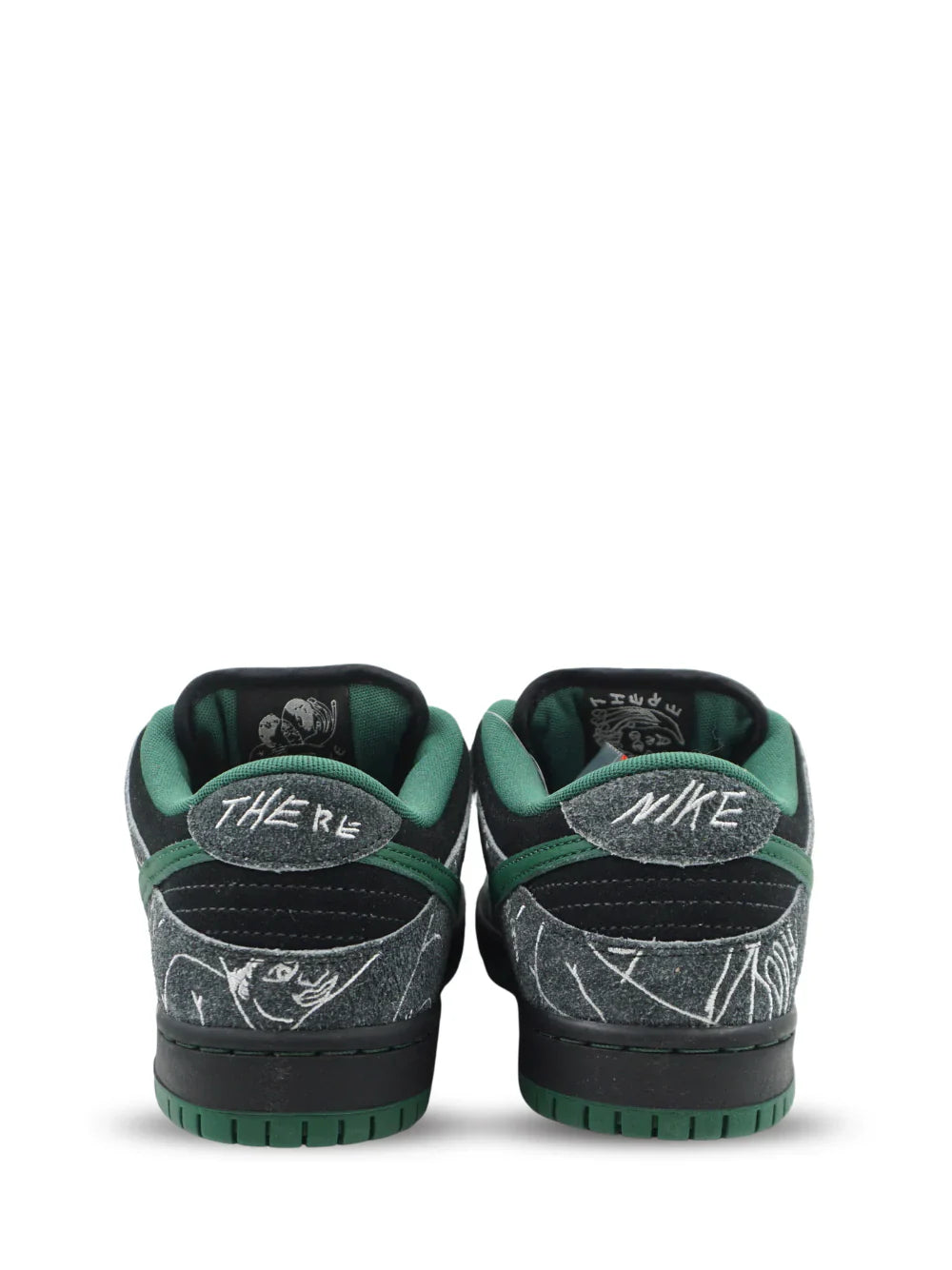 NIKEE SB DUNK LOW THERE SKATEBOARDS