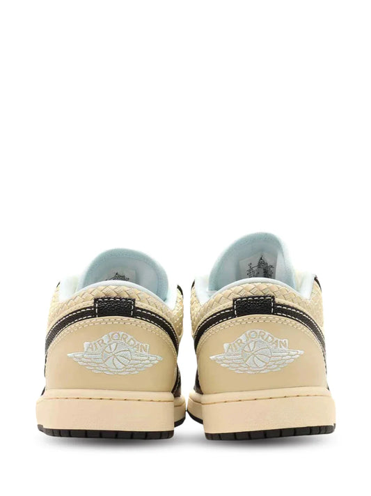 NIKE AIR JORDAN RETRO 1 LOW SE COCONUT MILK BLACK