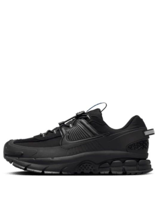 NIKEE ZOOM VOMERO ROAM TRIPLE BLACK