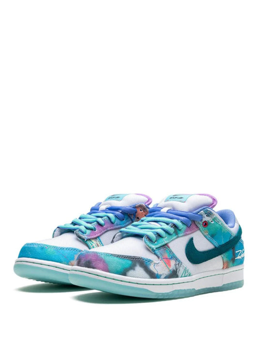 NIKE SB DUNK LOW FUTURA