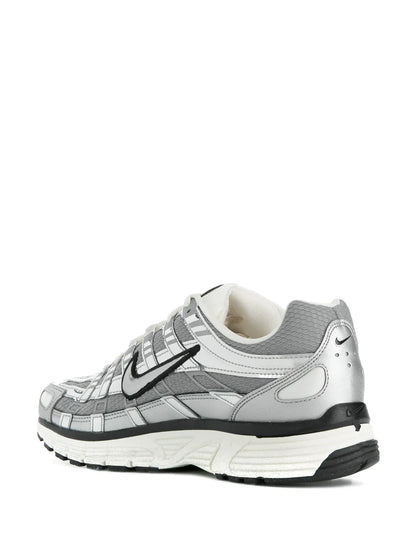 NIKE P 6000 METALIC SILVER