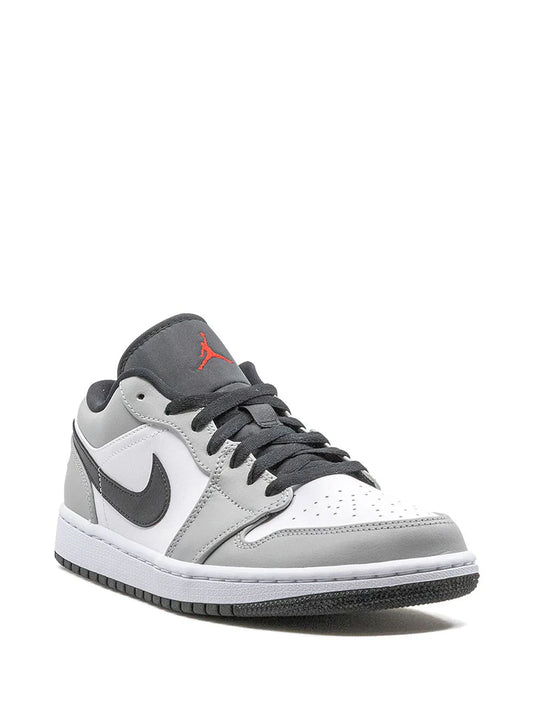 NIKE JORDAN RETRO 1 LOW LIGHT SMOKE GREY