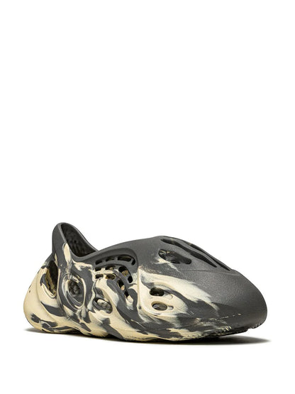 ADIDAS FOAM RUNNER GREY