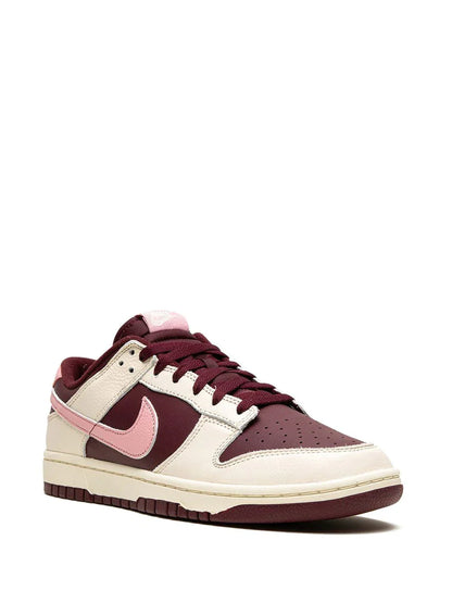 NIKE SB DUNK LOW VALENTINE S DAY