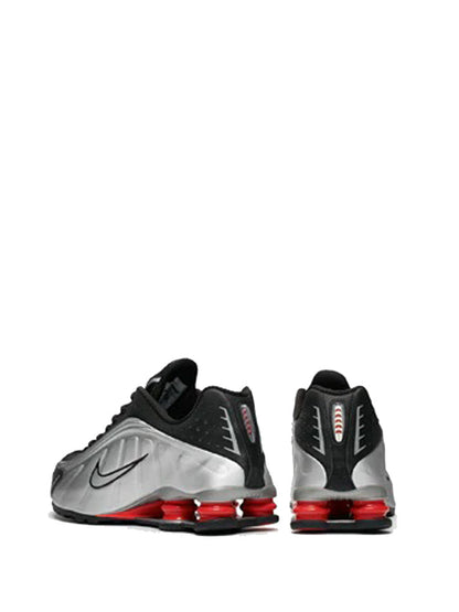 NIKE SHOX R4 BLACK METALLIC SILVER