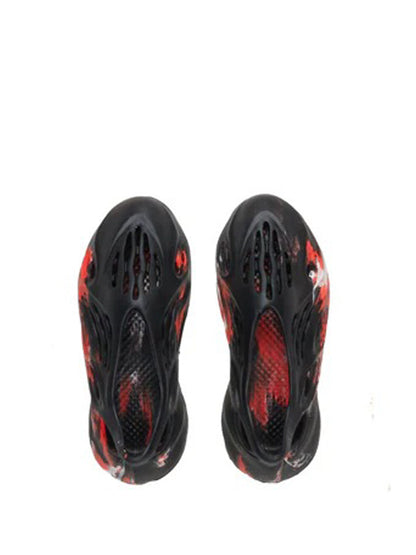 FOAM RUNNER BLACK RED