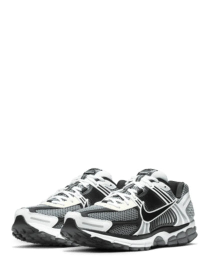 ZOOM VOMERO 5 SE SP DARK GREY BLACK WHITE SAIL
