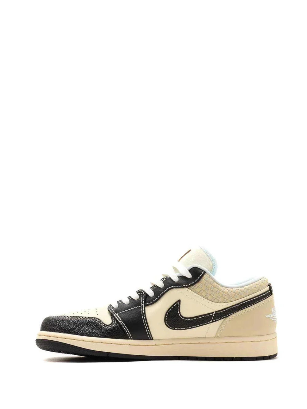 AIR JORDAN RETRO 1 LOW COCONUT MILK