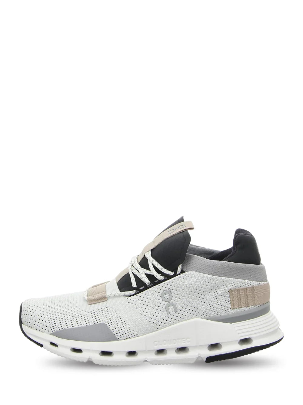 ON RUNNING CLOUDNOVA 5 WHITE SAND