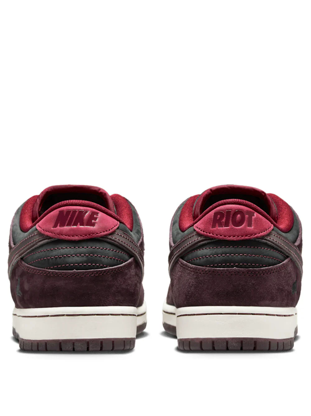 NIKE SB DUNK LOW X RIOT