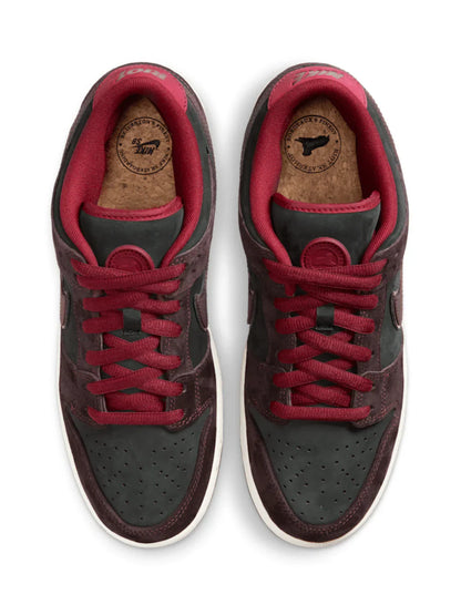 NIKE SB DUNK LOW X RIOT