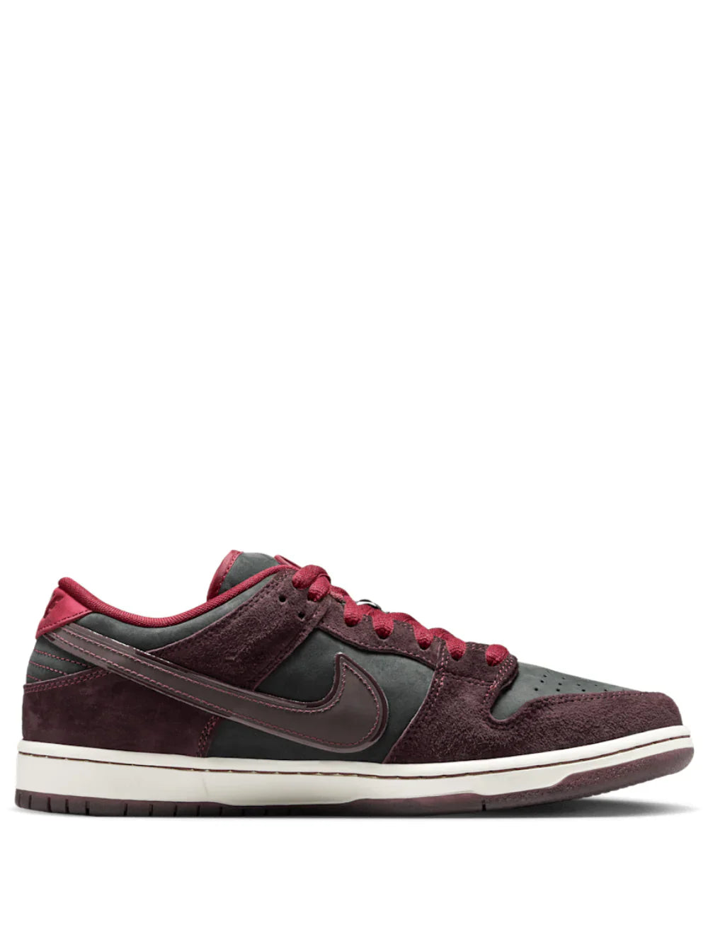 NIKE SB DUNK LOW X RIOT