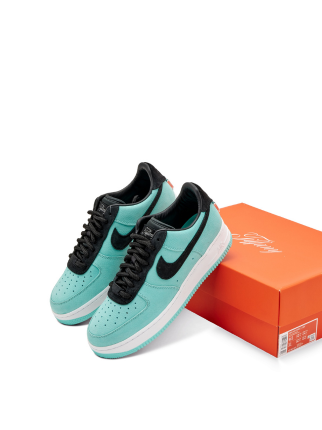 NIKE AIRFORCE 1 X TIFFANY