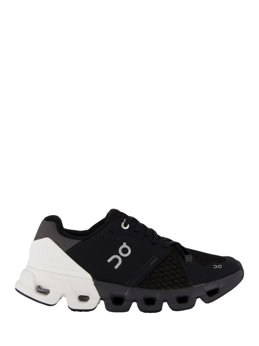 ON CLOUDFLYER 4 BLACK WHITE